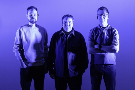 arndtteunissen startet Performance-Tochter - Das Trio Dominic Schneider, Benjamin Arndt und Jan Teunissen (v.l.n.r.) will mit supercoaster im Performance-Sektor mitmischen - Foto: supercoaster